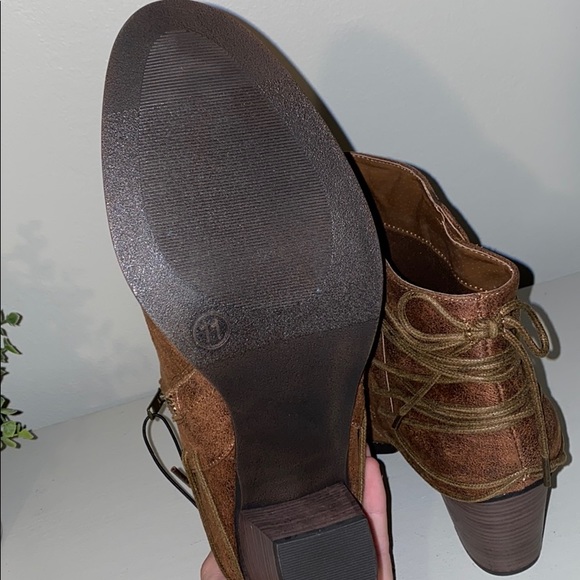 NWT - Women’s Brown Ankle Boots - Picture 5 of 9